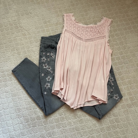 Meet your Posher, Dawn - Picture 5 of 7